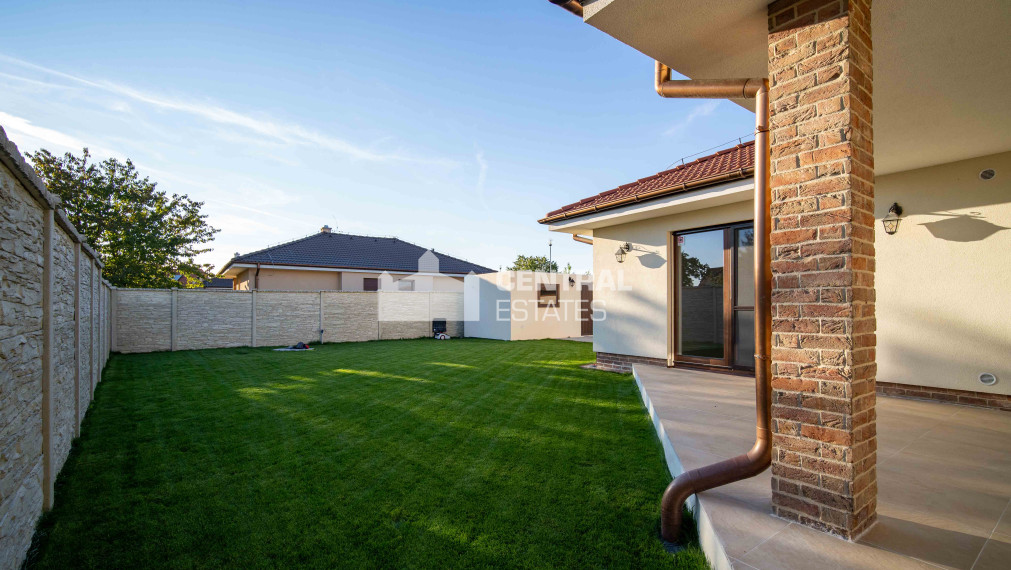 Novostavba 4i rodinný dom so záhradou na prenájom v Slovenskom Grobe