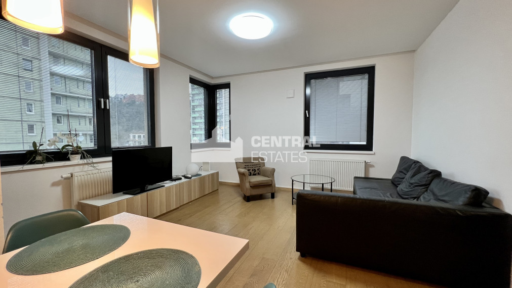 Krásny 2i byt v novostavbe s lodžiou a parkovaním na prenájom v Starom meste