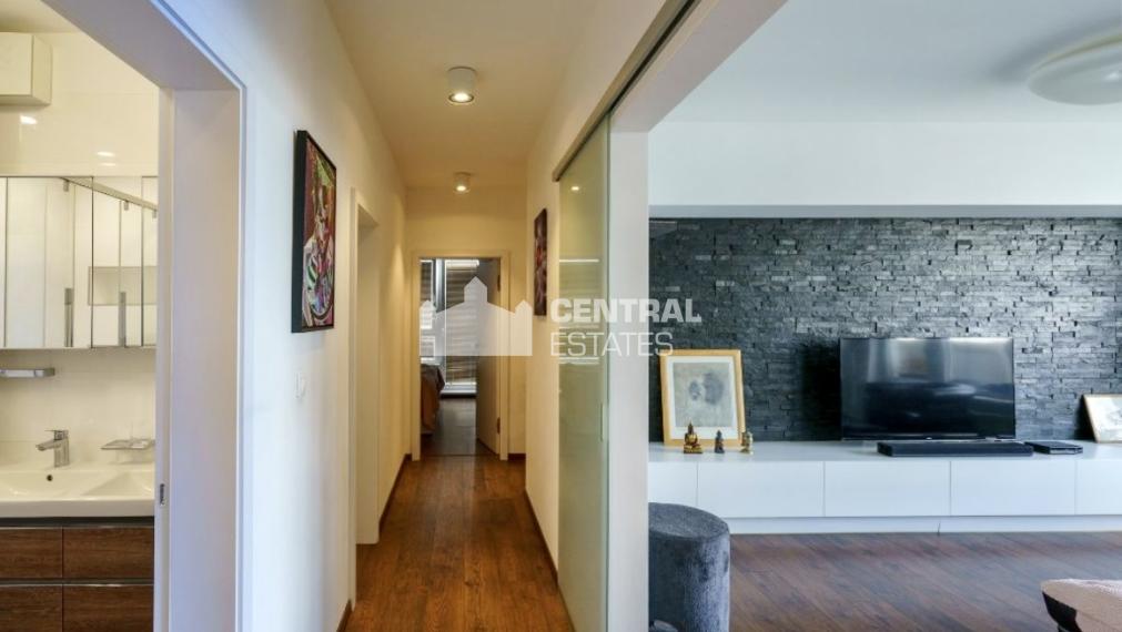 Exkluzívny 4i byt v novostavbe s terasou s parkovaním na prenájom v Starom meste