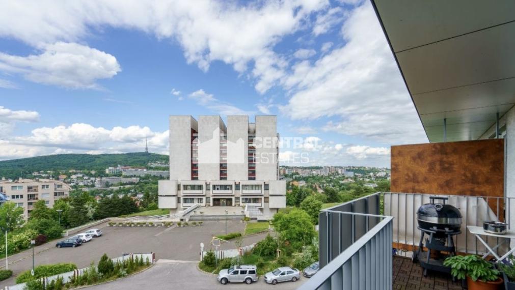 Exkluzívny 4i byt v novostavbe s terasou s parkovaním na prenájom v Starom meste