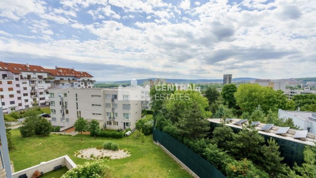 Exkluzívny 4i byt v novostavbe s terasou s parkovaním na prenájom v Starom meste