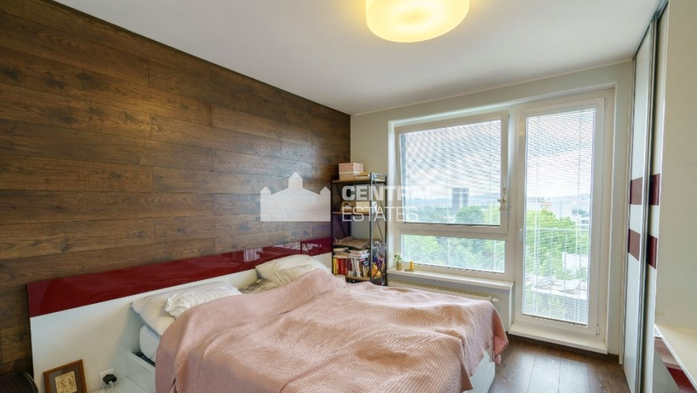 Exkluzívny 4i byt v novostavbe s terasou s parkovaním na prenájom v Starom meste