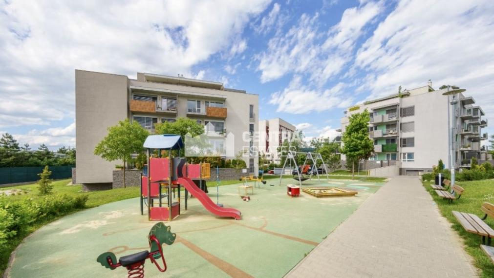 Exkluzívny 4i byt v novostavbe s terasou s parkovaním na prenájom v Starom meste