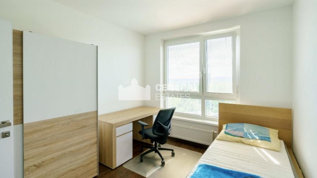 Exkluzívny 4i byt v novostavbe s terasou s parkovaním na prenájom v Starom meste