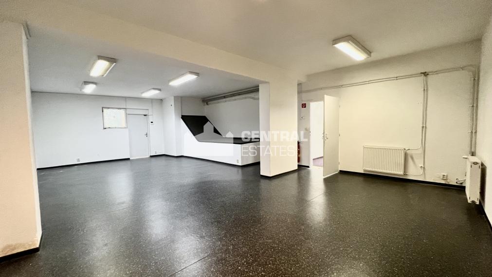 Klimatizované kancelárske priestory so skladom a parkovaním na prenájom v Ružinove