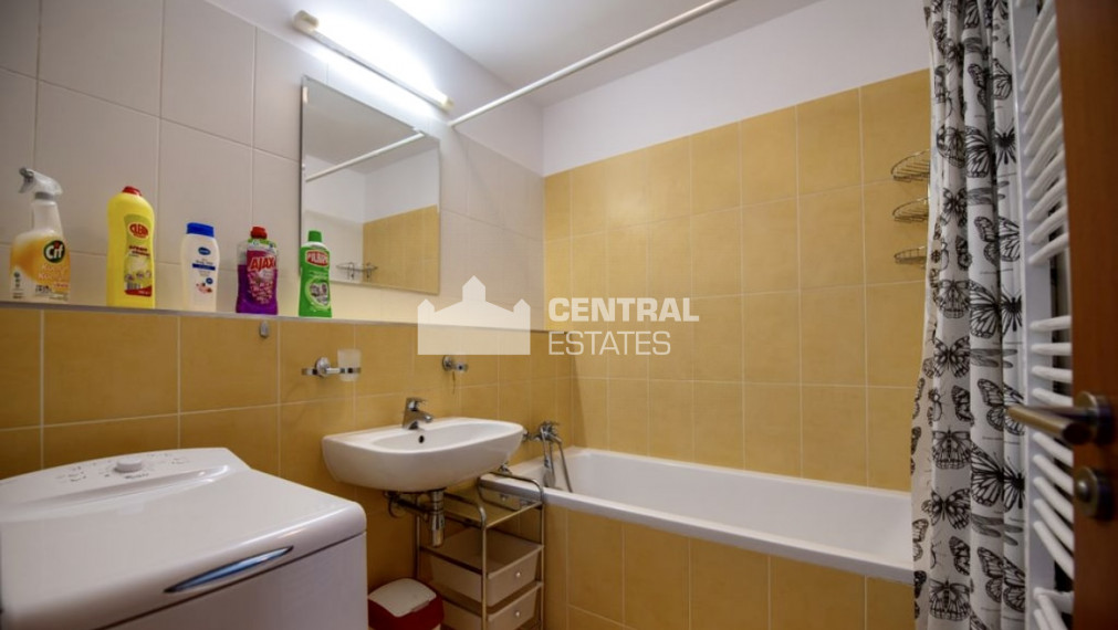 Moderný klimatizovaný 2i byt v novostavbe s lodžiou a parkovaním na prenájom v Novom meste