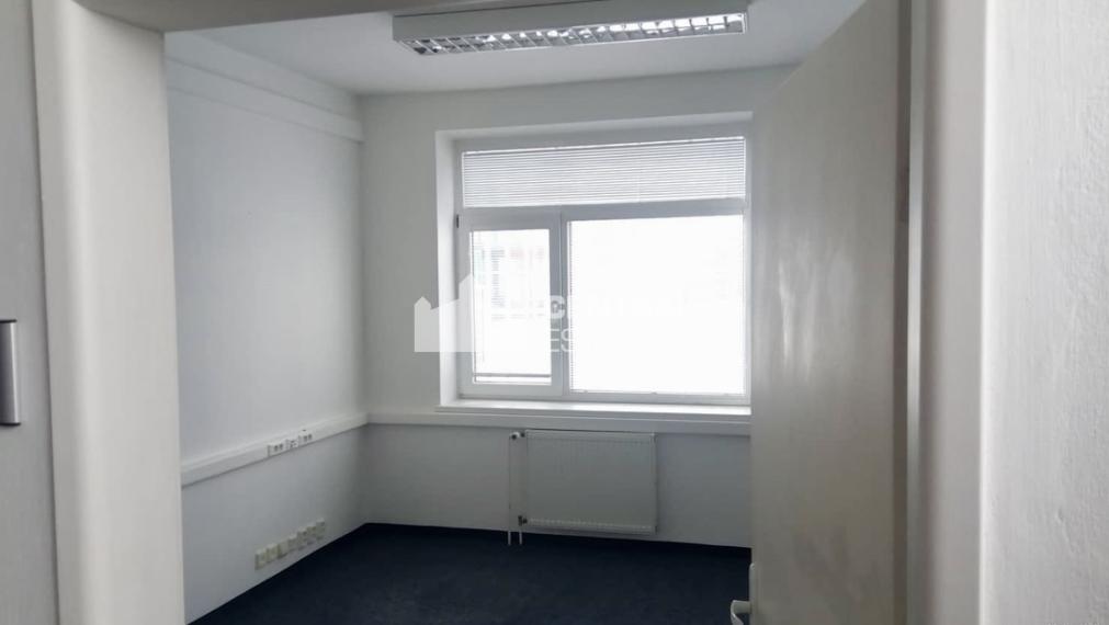 Lukratívne kancelárske priestory s parkovaním na prenájom v Ružinove