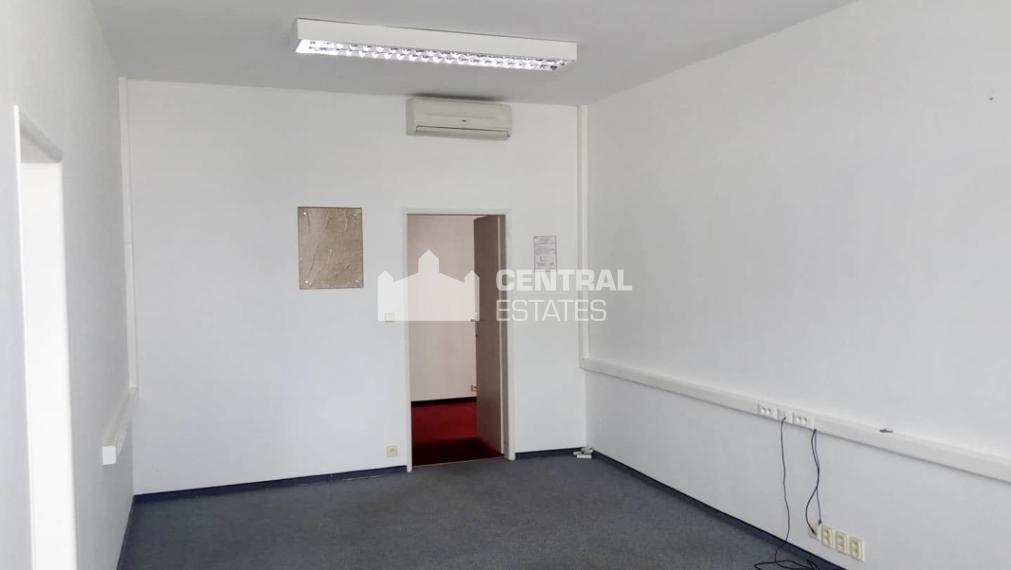 Lukratívne kancelárske priestory s parkovaním na prenájom v Ružinove