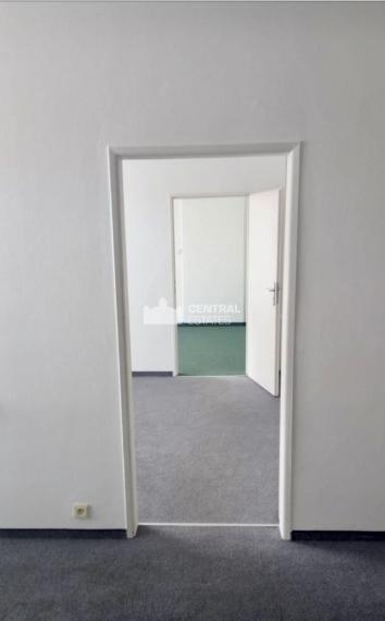 Lukratívne kancelárske priestory s parkovaním na prenájom v Ružinove