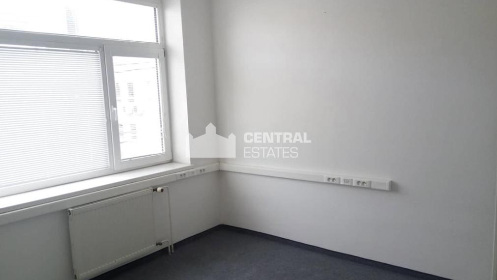 Lukratívne kancelárske priestory s parkovaním na prenájom v Ružinove