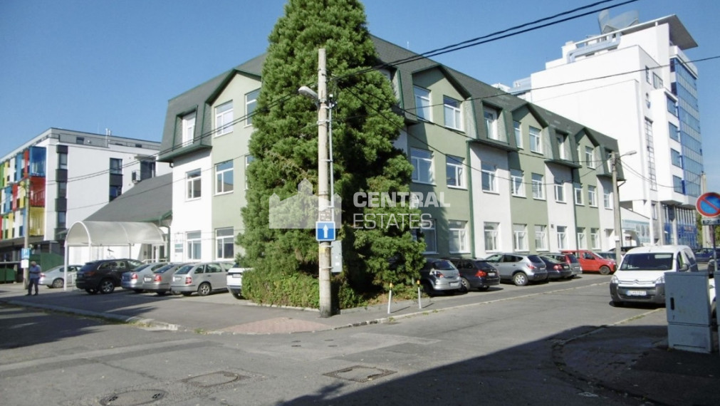 Lukratívne kancelárske priestory s parkovaním na prenájom v Ružinove