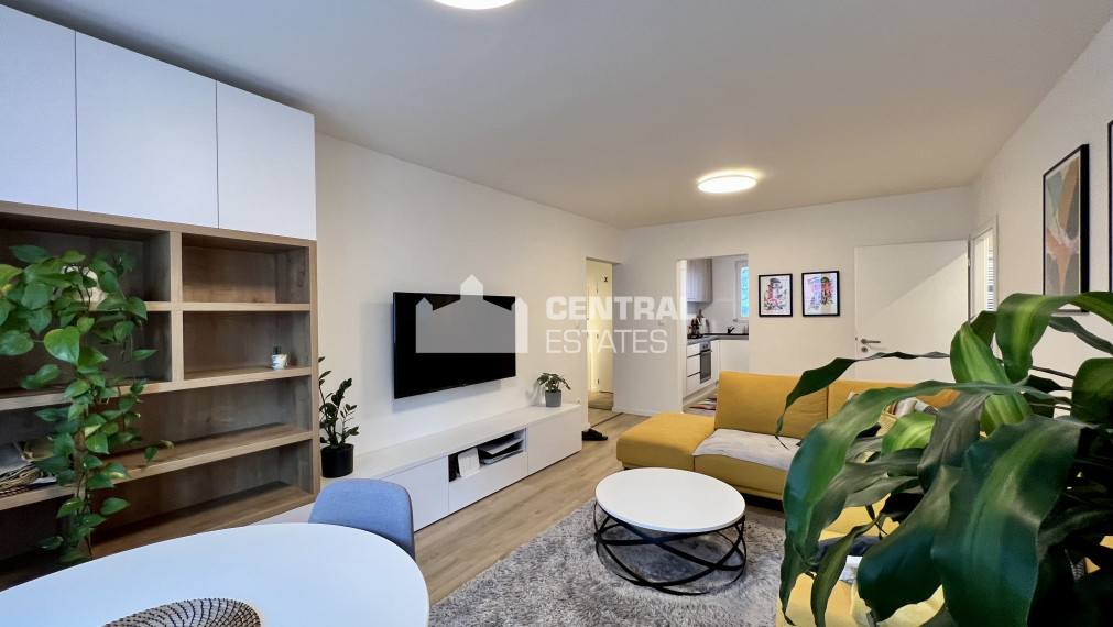 Veľmi pekný 3i byt s balkónom na prenájom v Ružinove