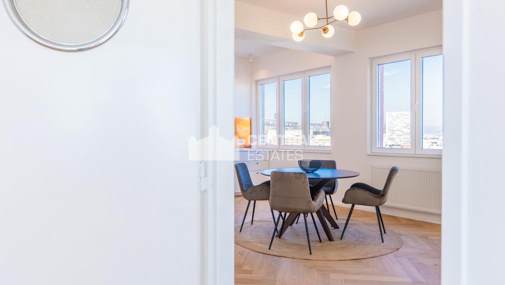 Unique large-scale 2- bedroom apartment for rent in the Old Town