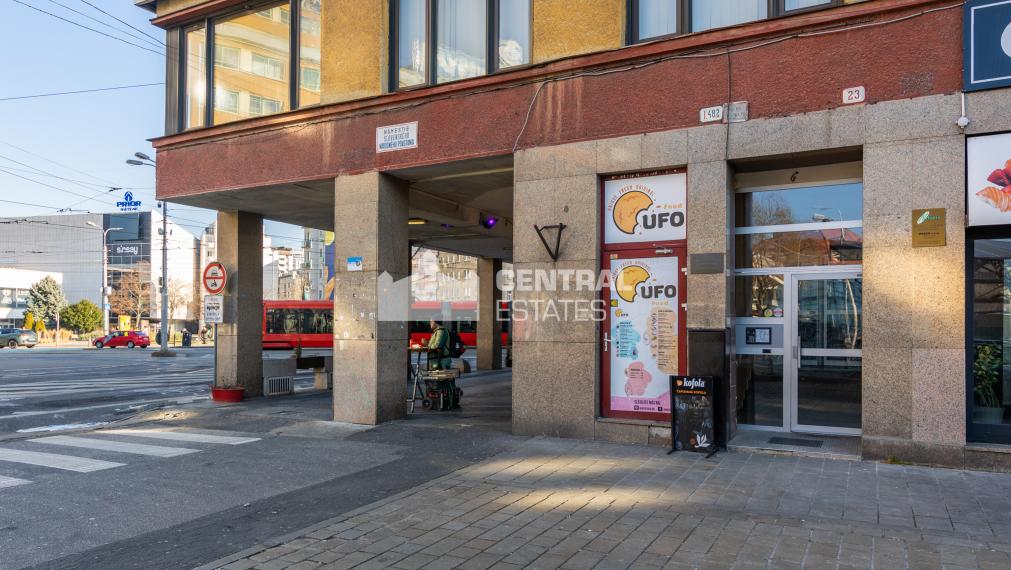 Unique large-scale 2- bedroom apartment for rent in the Old Town