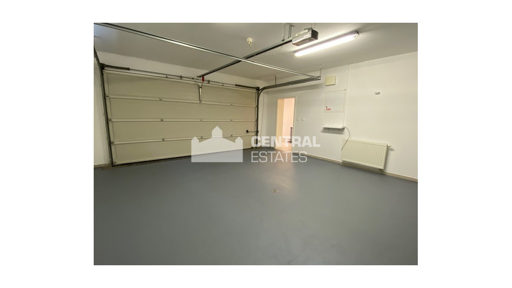 Priestranný krásny 5-izbový rodinný dom so záhradou a garážou na prenájom v Záhorskej Bystrici