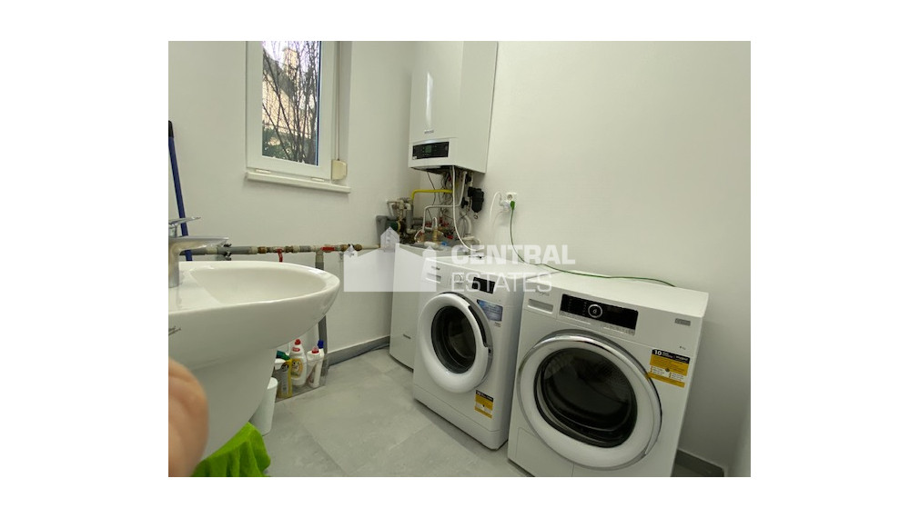 Priestranný krásny 5-izbový rodinný dom so záhradou a garážou na prenájom v Záhorskej Bystrici