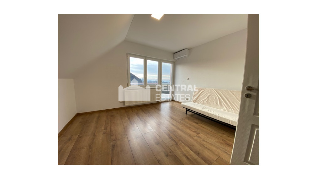 Priestranný krásny 5-izbový rodinný dom so záhradou a garážou na prenájom v Záhorskej Bystrici