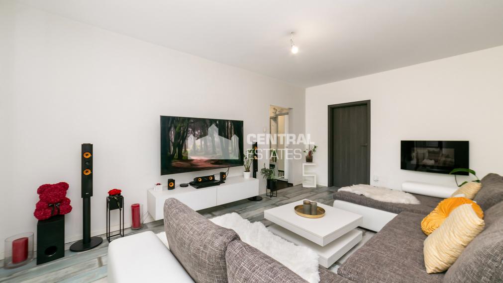 Moderne zariadený 4- izbový byt s lodžiou a pivnicou na predaj vo Vrakuni