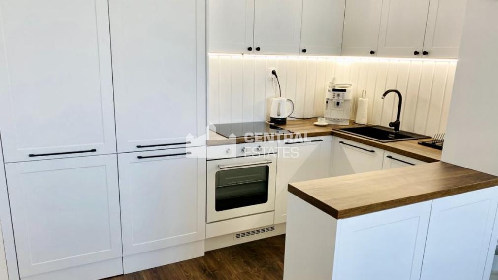 Luxusný 2i byt v novostavbe s lodžiou a parkovaním na prenájom v Starom meste