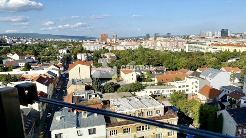 Luxusný 2i byt v novostavbe s lodžiou a parkovaním na prenájom v Starom meste