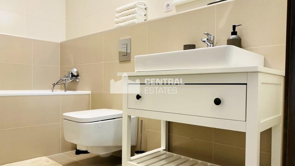 Luxusný 2i byt v novostavbe s lodžiou a parkovaním na prenájom v Starom meste