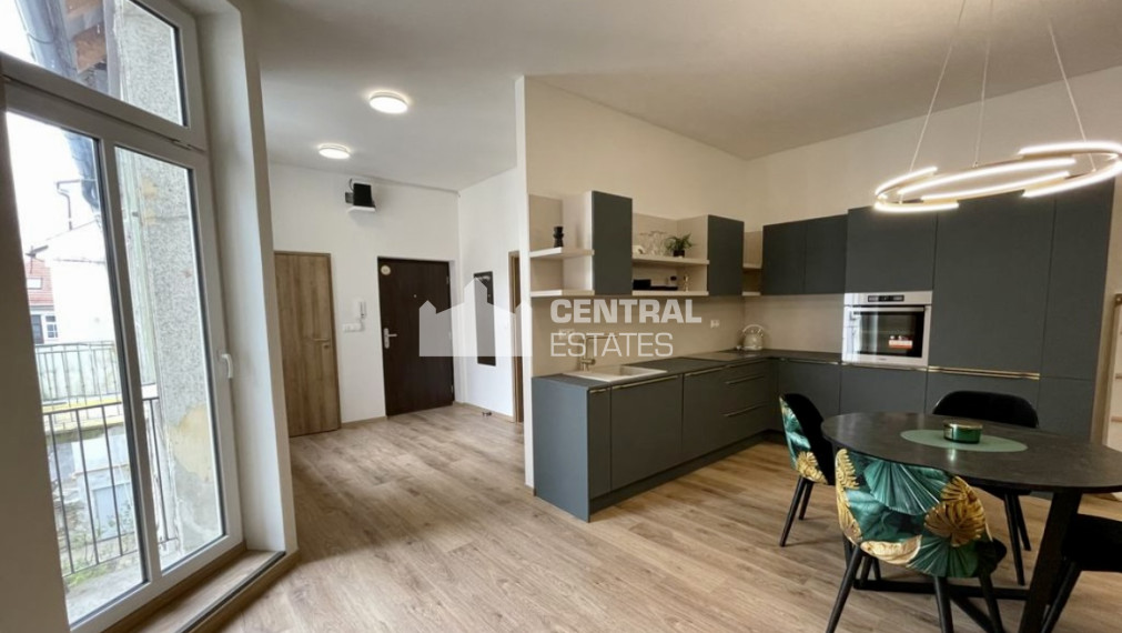 Kompletne zrekonštruovaný 2i byt na prenájom v Starom meste