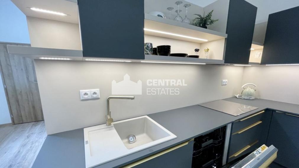 Kompletne zrekonštruovaný 2i byt na prenájom v Starom meste