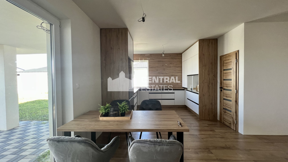 Novostavba 4- izbový bungalov so záhradou na predaj v Lehniciach PREDANÝ