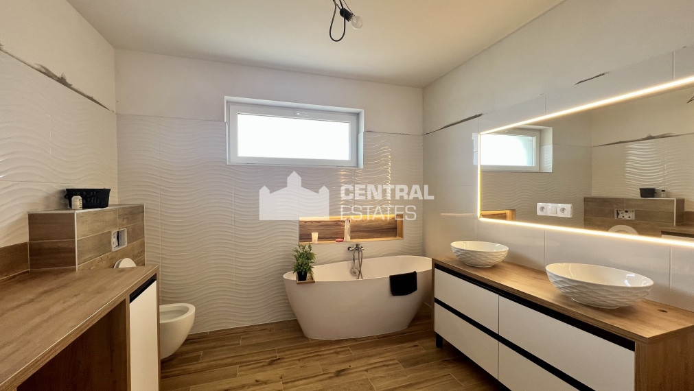 Novostavba 4- izbový bungalov so záhradou na predaj v Lehniciach PREDANÝ