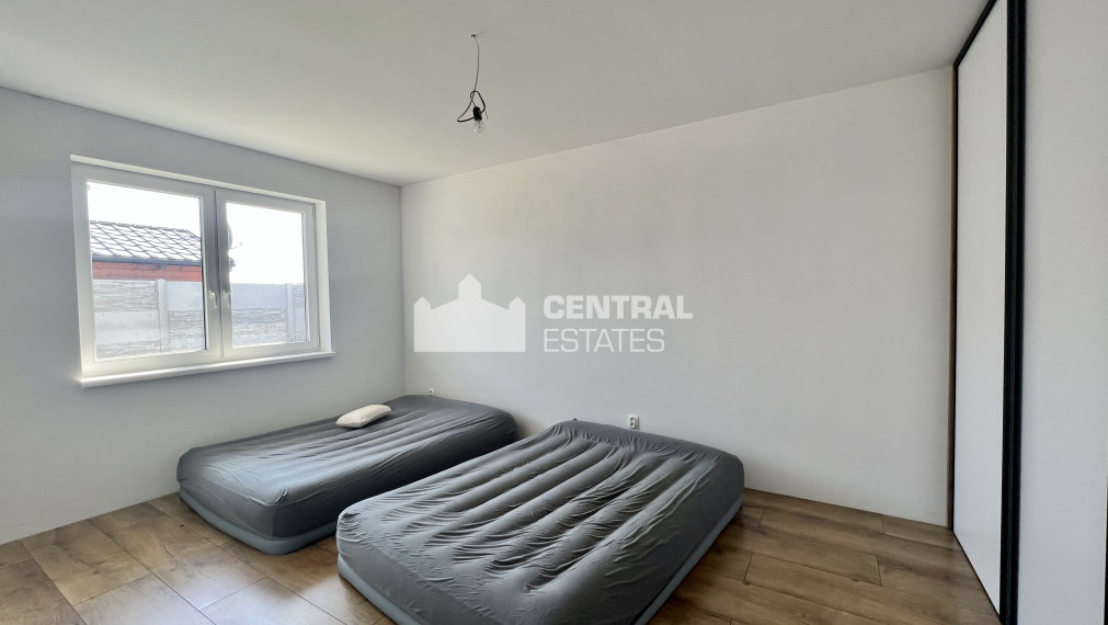 Novostavba 4- izbový bungalov so záhradou na predaj v Lehniciach PREDANÝ