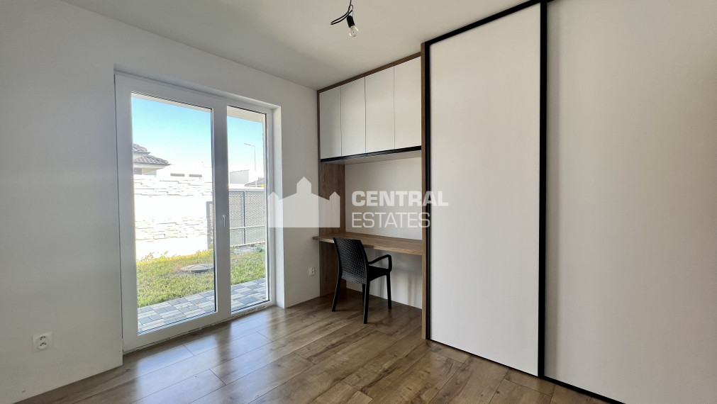 Novostavba 4- izbový bungalov so záhradou na predaj v Lehniciach PREDANÝ