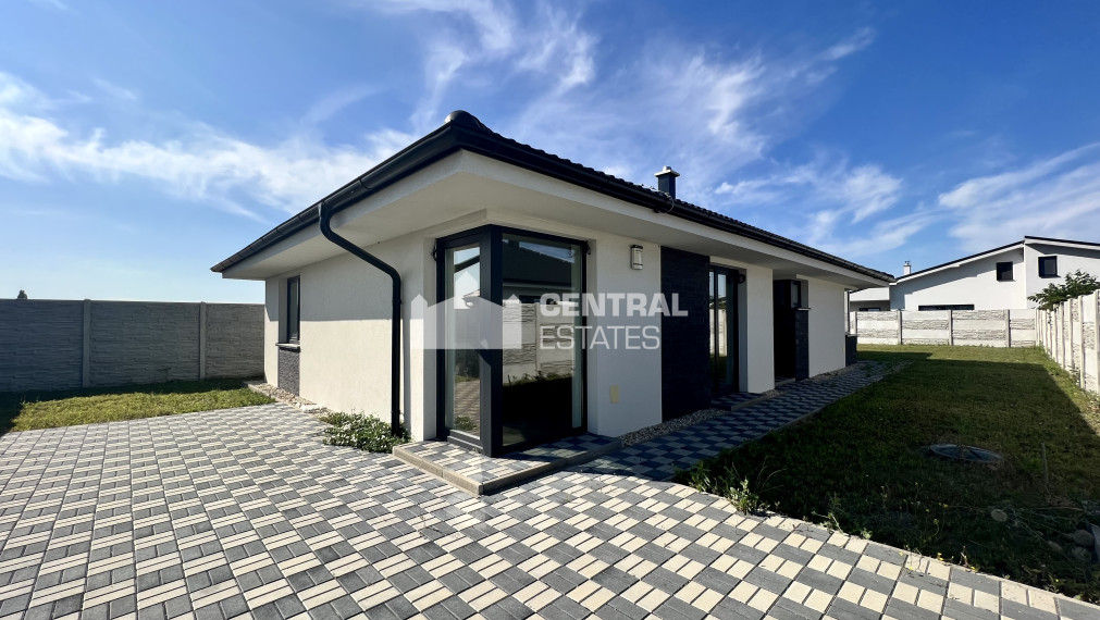 Novostavba 4- izbový bungalov so záhradou na predaj v Lehniciach PREDANÝ