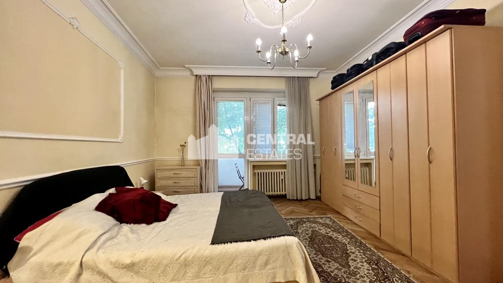 Elegant 1-bedroom apartment with a balcony for sale in the Old Town