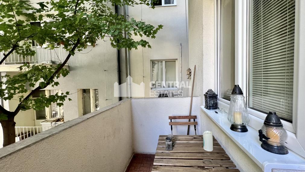 Elegant 1-bedroom apartment with a balcony for sale in the Old Town