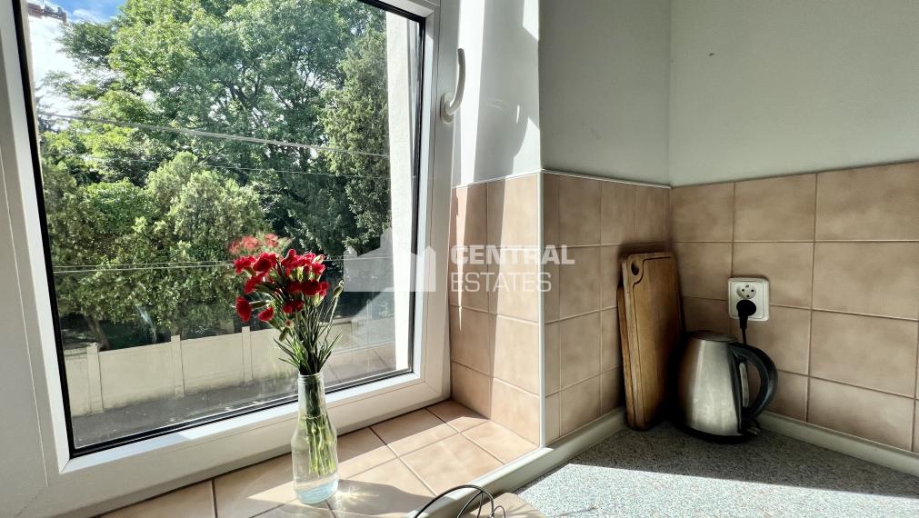 Elegant 1-bedroom apartment with a balcony for sale in the Old Town