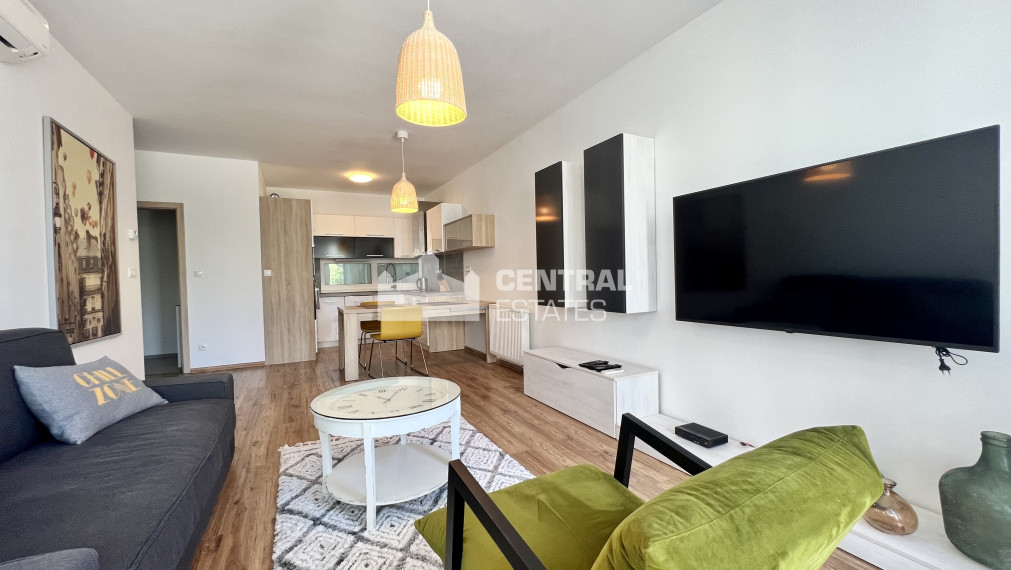 Modern 1- bedroom apartment in a new building with a balcony and parking for rent in the Old Town
