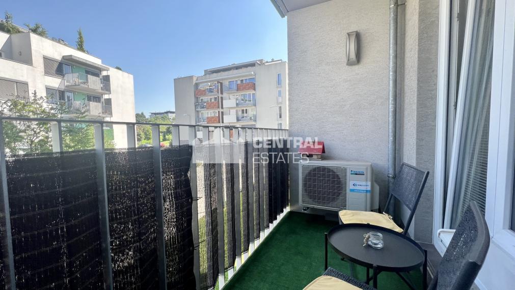 Moderný 2- izbový byt v novostavbe s balkónom a parkovaním na prenájom v Starom meste