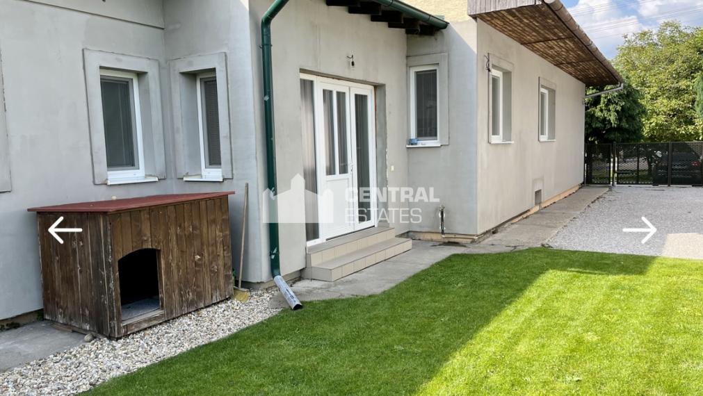 Veľkometrážny rodinný dom s rozľahlým pozemkom na predaj v Šamoríne