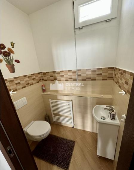 Veľkometrážny rodinný dom s rozľahlým pozemkom na predaj v Šamoríne