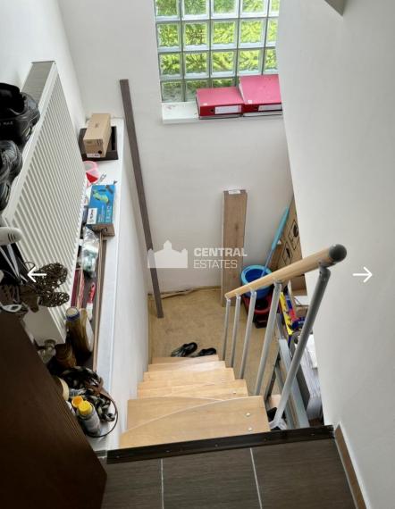 Veľkometrážny rodinný dom s rozľahlým pozemkom na predaj v Šamoríne