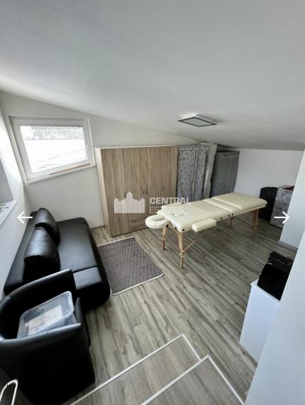 Veľkometrážny rodinný dom s rozľahlým pozemkom na predaj v Šamoríne