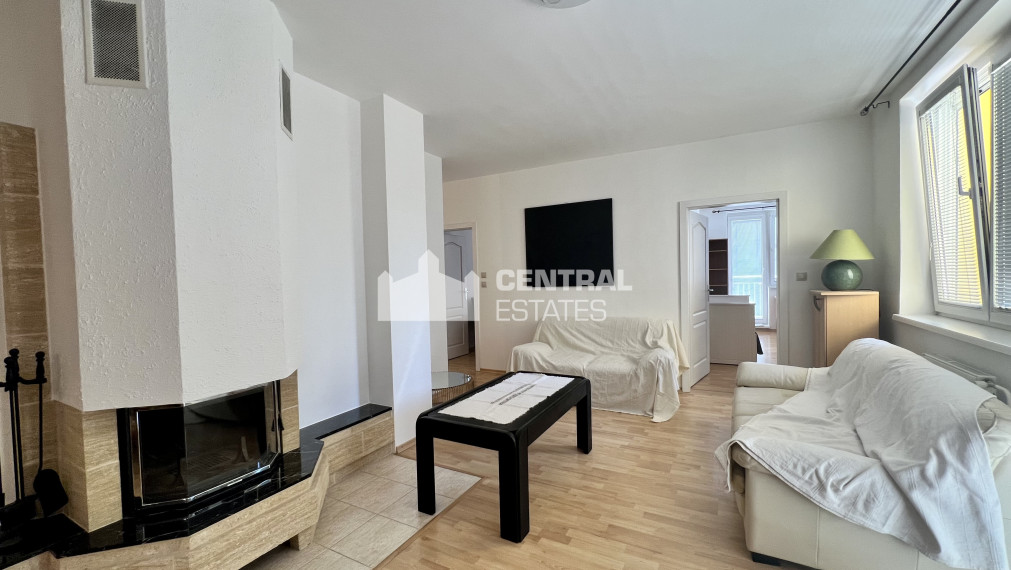 Priestranný 3- izbový byt s balkónom a parkovaním na prenájom v Starom meste