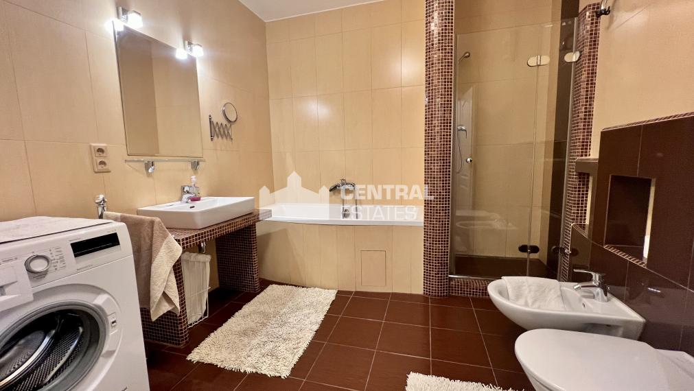 Priestranný 3- izbový byt s balkónom a parkovaním na prenájom v Starom meste