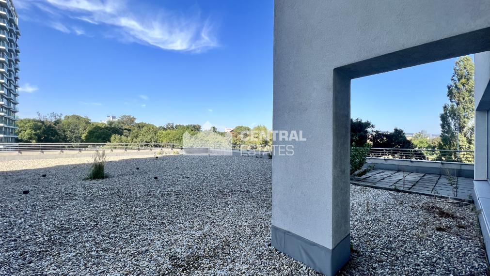 Lukratívne kancelárske priestory v novostavbe s terasou a parkovaním na predaj v Petržalke