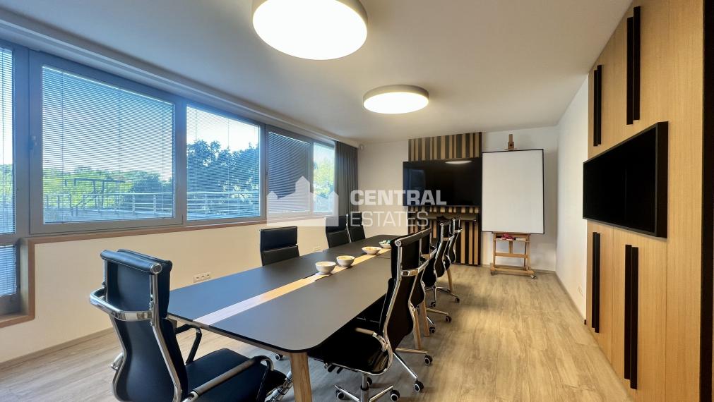 Lukratívne kancelárske priestory v novostavbe s terasou a parkovaním na predaj v Petržalke