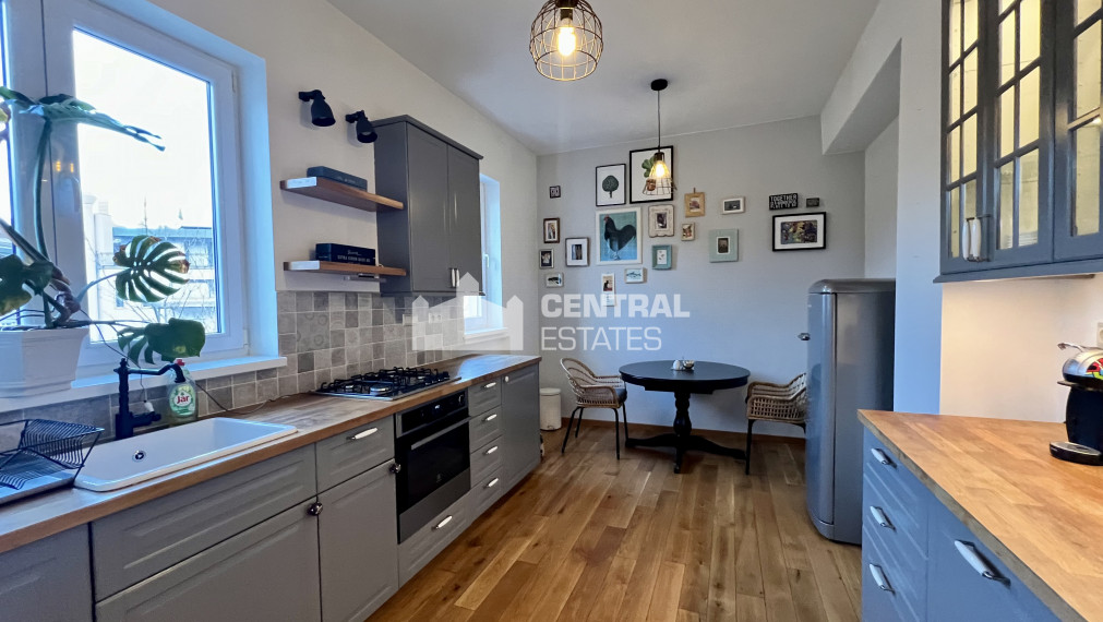 Priestranný 2- izbový byt s balkónom na prenájom v Starom meste