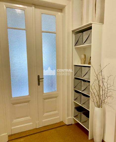 Kompletne zrekonštruovaný 2- izbový byt na prenájom v Starom meste