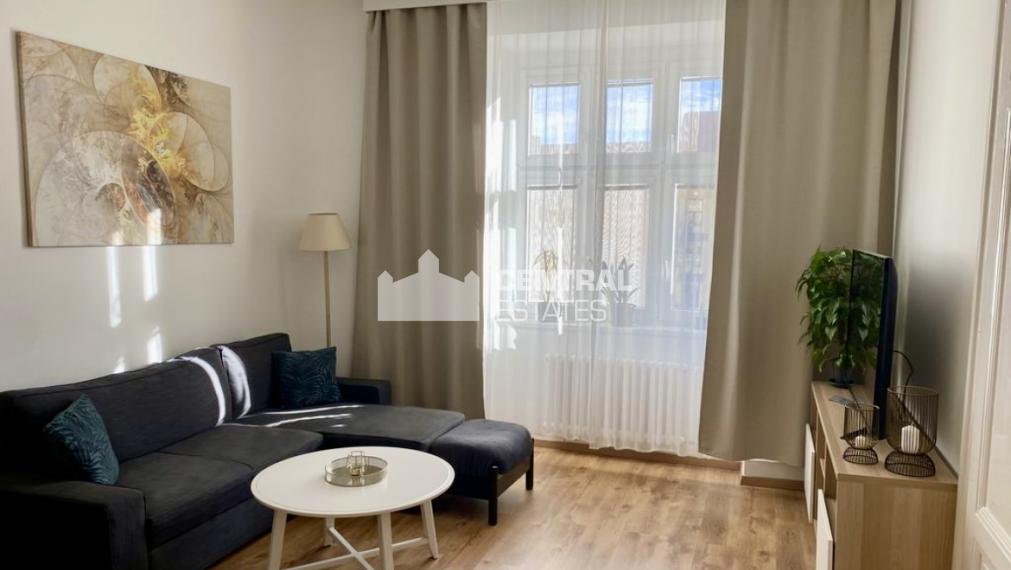 Kompletne zrekonštruovaný 2- izbový byt na prenájom v Starom meste