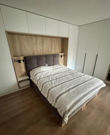 Moderný klimatizovaný 2- izbový byt s balkónom na prenájom v Starom meste