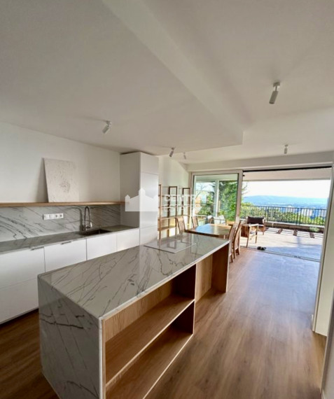 Luxusný 2- izbový byt v novostavbe s terasou na prenájom v Starom meste